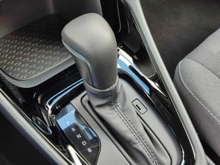 Toyota Yaris HYBRID 115 DYNAMIC STOEL/STUURVERW 16'' LM-VELGEN AD-CRUISE CLIMA APPLE/ANDROID PRIVACY GLASS CAMERA / 24
