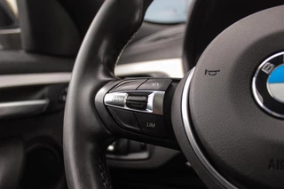 BMW X2 sDrive18i High Executive M-sport | 2e eigenaar | Driving Assistant | Panoramadak | 19 inch | Keyless entry | Head-up | Shadow line | HiFi audio | Stoelverwarming | Alcantara / 23