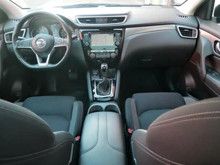 Nissan Qashqai 1.3 DIG-T N-Connecta  360C| Trekhaak| Navi+BT| Pano / 8