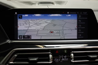 BMW X5 xDrive40i High Executive M Sport Pakket Automaat  / Live Cockpit Professional / Adaptive Air Suspension / Panoramadak Sky Lounge / Bowers & Wilkins / Active Steering / Comfortstoelen / Laserlight / Crafted Clarity / 22 Inch / Leder / M Sportremsysteem / 23