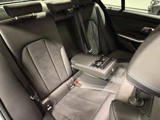 BMW 3-serie 320e Sedan SOH 98% M-sport Pano Brooklyn Grau / 32