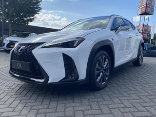 Lexus UX 300h Ultimate Edition DIRECT LEVERBAAR EL-ACHTERKLEP STUURVERW STOELVERW GROOT-SCHERM BLIND-SPOT