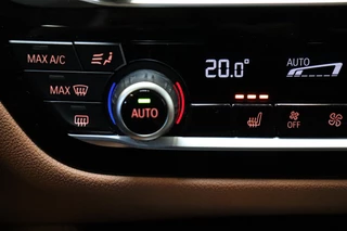 BMW 5 Serie Touring 520i High Executive Luxury Line Automaat  / Live Cockpit Professional / Laser Light / Cruise Control / Achteruitrijcamera / Stoelverwarming / Climate Control / Comfort Stoelen / Parking Assistant / 18 Inch / 31