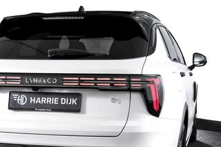 Lynk & Co 01 1.5 PHEV 276 PK More | S/K-panodak | Dig. Cockpit | Stoel-+Stuurverw. | 360 Camera | Adapt. Cruise | Memory | Elek. klep | LM 20" | 2650 / 15