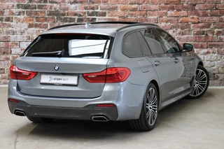 BMW 5 Series Touring 520i High Executive M Sport Pakket Automaat  / Navigatiesysteem Professional / Panoramadak / Comfortstoelen / Driving Assistant Plus / 19 Inch / Stoelverwarming voor+achter / Achteruitrijcamera / Hifi / Adaptieve LED-koplampen / Leder / DAB / 5