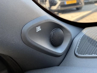 Toyota Yaris 1.5 Hybrid GR SPORT PANODAK STOEL/STUURVERW JBL-AUDIO HEAD-UP 18'' LM-VELGEN PARK-SENSOREN NAVI KEYLESS CAMERA APPLE/ANDROID NL-AUTO 1E-EIG / 30