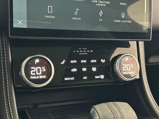Jaguar F-PACE 2.0 P400e R-Dynamic HSE Black Pack Panoramadak | Massagestoelen + Ventilatie | Head-Up Display / 17