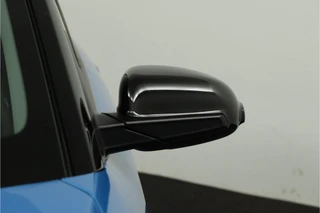 Hyundai Kona 1.0T Premium  - Elektrische Stoelen - Trekhaak - Stoelverwarming - Achteruitrijcamera - Climate Control - Apple Carplay/Android Auto - Virena Zekerheidspakket t.w.v. €895,- / 15