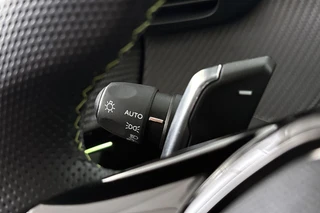 Peugeot 208 1.2 PureTech GT Automaat Panoramadak Camera Apple CarPlay LED / 35