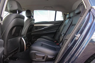 BMW 5-serie Gran Turismo 535i High Executive | NL auto | Facelift | Camera | Navigatie | Bluetooth | Xenon | PDC | Climate control | Cruise control | 19 inch | Elektrische achterklep / 18
