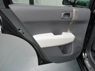 Kia EV3 GT-Line Business Edition 81.4 kWh  - Stoel-/Stuurverwarming - Elektrisch Verstelbare Bestuurdersstoel - Ambient Lighting- Apple Carplay/Android Auto - Fabrieksgarantie t/m 2033 / 35