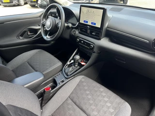 Toyota Yaris 1.5 Hybrid 115 Dynamic LM-VELGEN 16'' APPLE/ANDROID LED NAVI KEYLESS CAMERA CLIMATE PRIVACY GLASS NL-AUTO / 5