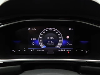 Volkswagen T-Roc 1.5 TSi 150 Pk Automaat R-Line Business | Trekhaak | Stoelverwarming | Camera | Adaptive Cruise | Carplay | Navigatie | 17 Inch | 20.604 Km !! / 23