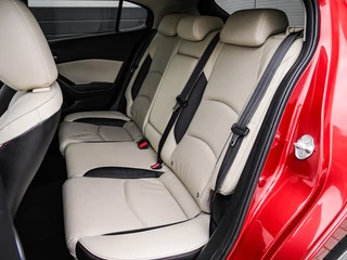 Mazda 3 2.0 GT-M | Leder | Xenon | Keyless | Head-up display | Bose | Trekhaak | PDC v+a | Stoelverwarming / 7