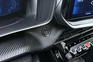 Peugeot 208 1.2T Allure Pack 100pk | Navigatie | Adaptive Cruise Control | Stoelverwarming | Climate Control | Achteruitrijcamera | LED koplampen | 3D Cockpit | 16'' Lichtmetalen velgen | Apple Carplay & Android Auto / 22