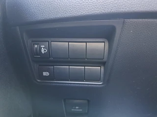 Toyota Yaris 1.5 Hybrid Executive DODEHOEK PARELMOER SPORTSTOELEN STOELVERWARMING PDC LED / 14