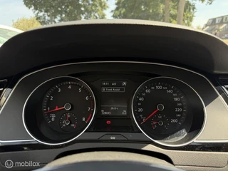 Volkswagen Passat 1.4 TSI Comfortline|Navigatie|NL|124DKM|Climate|Led| / 19