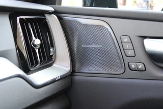 Volvo XC60 2.0 T6 Plug-in hybrid AWD Plus Black Edition  | Panoramadak | H/K | Camera | Leder / 51
