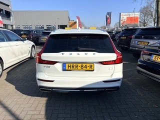 Volvo V60 2.0 T6 Recharge AWD R-Design / 360 camera / Panoramadak / Leder / head-up / Harman-Kardon / 10