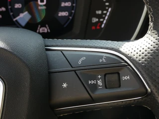 Audi Q3 45 TFSI e 245pk PHEV S line Edition 11dkm! / 17