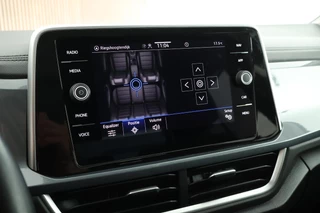 Volkswagen T-Roc 1.0 TSI 110pk Style Trekhaak LED Virtual Cockpit Navigatie / 31