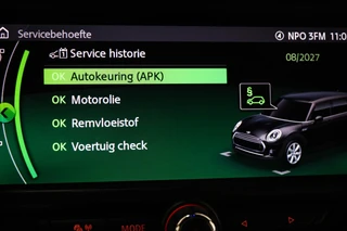 MINI Clubman 1.5 Cooper Business Edition | HALF LEDER | STOELVERWARMING | APPLE | DRAADLOZE LADER | TREKHAAK | 18" / 50