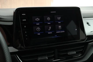 Volkswagen T-Roc 1.5 TSI 150pk DSG R-Line Business+ Black Style Trekhaak Camera Beats Stoelverwarming LED Navigatie / 23