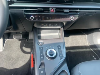 Kia Niro 1.6 GDi Hybrid DynamicPlusLine | Cruise Control | Climate Control | Camera | Navigatie | Open Dak | Stoelverwarming | Stuurverwarming | / 19