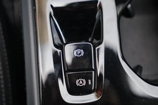 Volvo XC40 T5 Recharge Plus Dark | Stoelverwarming | Trekhaak | Parkeercamera | Leder | H/K | Pilot Assist | BLIS | Keyless / 26