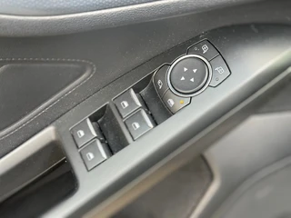 Ford Focus 1.0 Ecoboost Wagon Active Business '' Trekhaak - Clima - PDC '' / 26