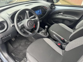 Toyota Aygo X PLAY / 2