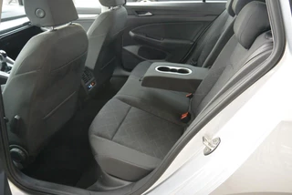 Volkswagen Golf Variant TSI 110pk Life Business Achteruitrijcamera | Navi / 32