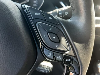 Toyota C-HR 1.8 Hybrid Business Plus ALL SEASONS STOEL/STUURVERW KEYLESS PARK-SENSOREN BLIND-SPOT LM-VELGEN DAB+ CAMERA / 18