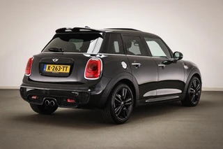 MINI 5-Deurs 2.0 Cooper S Chili Serious Business | PANORAMADAK | HEAD UP | LEDER | STOELVERWARMING | CLIMA / 2