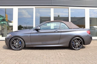 BMW 2 Serie Cabrio M235i xDrive Centennial High Executive Cruise Control, Airco, Apple Carplay, Camera, Navigatie, Prijs Is Rijklaar Inclusief 6 Maanden Garantie / 9