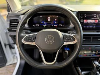 Volkswagen T-Cross 1.0 TSI Life Edition | Clima | Adaptive Cruise Virtual Dashboard | / 9