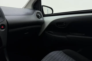 Peugeot 108 1.0 e-VTi 72pk Active 5 deurs | Airconditioning | Elektrische ramen voor | Centrale vergrendeling | DAB + radio met bluetooth / 22