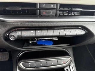 Fiat 600 1.2 Hybrid La Prima *ACC & Massage* / 32
