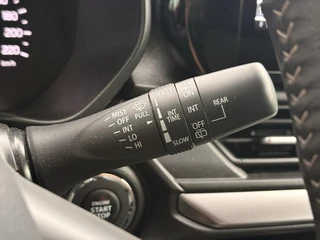 Suzuki Swift 1.2 Style Smart Hybrid Navigatie, Cruise Control Adaptief, Achteruitrijcamera, Stoelverwarming, Parkeersensoren / 27