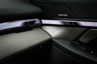 BMW 5-serie Touring 550e xDrive | INNOVATION / M SPORT PRO- PACK | PANORAMADAK | HEAD UP | STUURVERWARMING | 360 CAMERA | 20" / 11