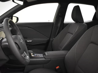 Lexus LBX 2WD Comfort Plus Parkeersensoren | Blindspot | Keyless / 16
