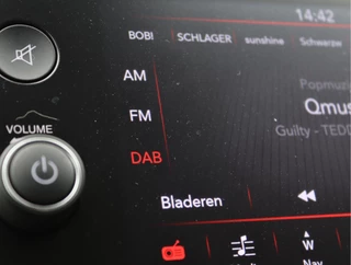 Fiat 500X 1.0 GSE Urban  | Stoelverwarming | Navigatie | Camera | Keyless | LED / 44