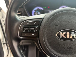 Kia Niro 1.6 GDi Hybrid DynamicLine | Navigatie | Apple Carplay / Android Auto | Climate Control | Achterruitrij Camera | Lichtmetalen Velgen | / 17