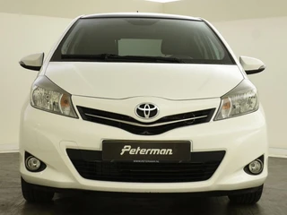 Toyota Yaris 1.3 VVT-i Aspiration | Panoramadak | Navigatie | Camera / 18