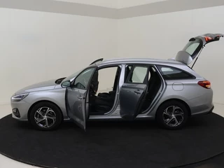 Hyundai i30 Wagon 1.0 T-GDi MHEV Advanced | Automaat | Trekhaak | Apple Carplay/Android Auto | Camera | Winterpack / 31