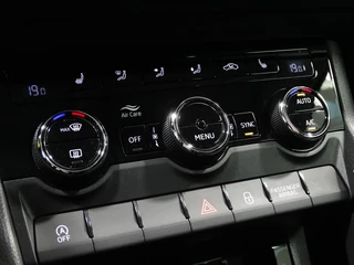Škoda Karoq 1.0 TSI Greentech 115pk Ambition Business / 28