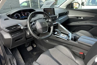 Peugeot 3008 1.2 PureTech Allure / 12