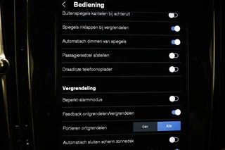 Volvo V60 2.0 B4 Ultimate Dark | PANORAMADAK | HEAD UP | STANDKACHEL | ACHTERBANKVERWARMING | 360 CAMERA | 20" / 44