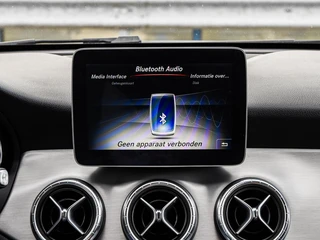 Mercedes-Benz CLA-klasse 180 Business Solution AMG Night Upgrade | Panoramadak | Camera | Apple CarPlay/Android Auto | LED | Navigatie| Stoelverwarming | 18" / 28