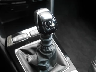 Opel Mokka 1.2 Turbo Ultimate | Demo | Adaptive Cruise Control | Achteruitrijcamera | Navigatie | Black Pack | 18'' velgen / 26
